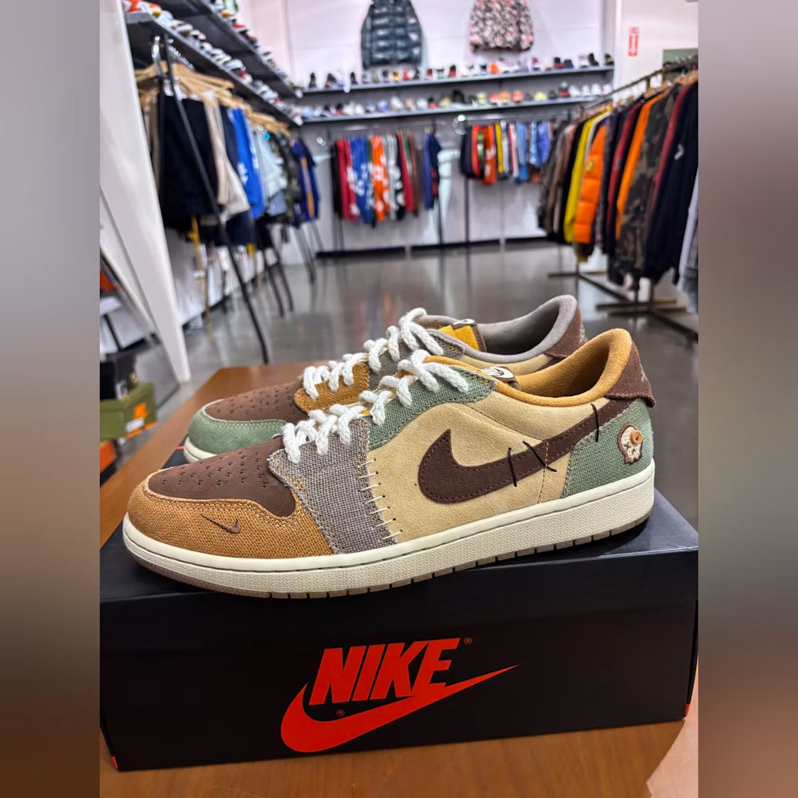 Used - Air Jordan 1 Retro Low OG Zion Williamson Voodoo - US M 12 - detail 2