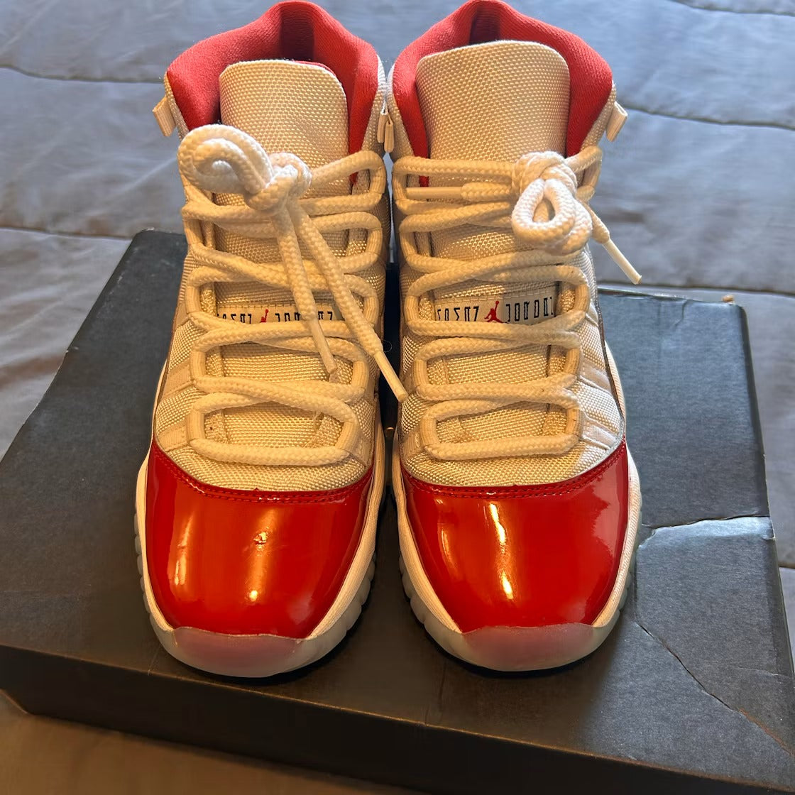 Used - Air Jordan 11 Retro Cherry (2022) (GS) - US 6Y - detail 2