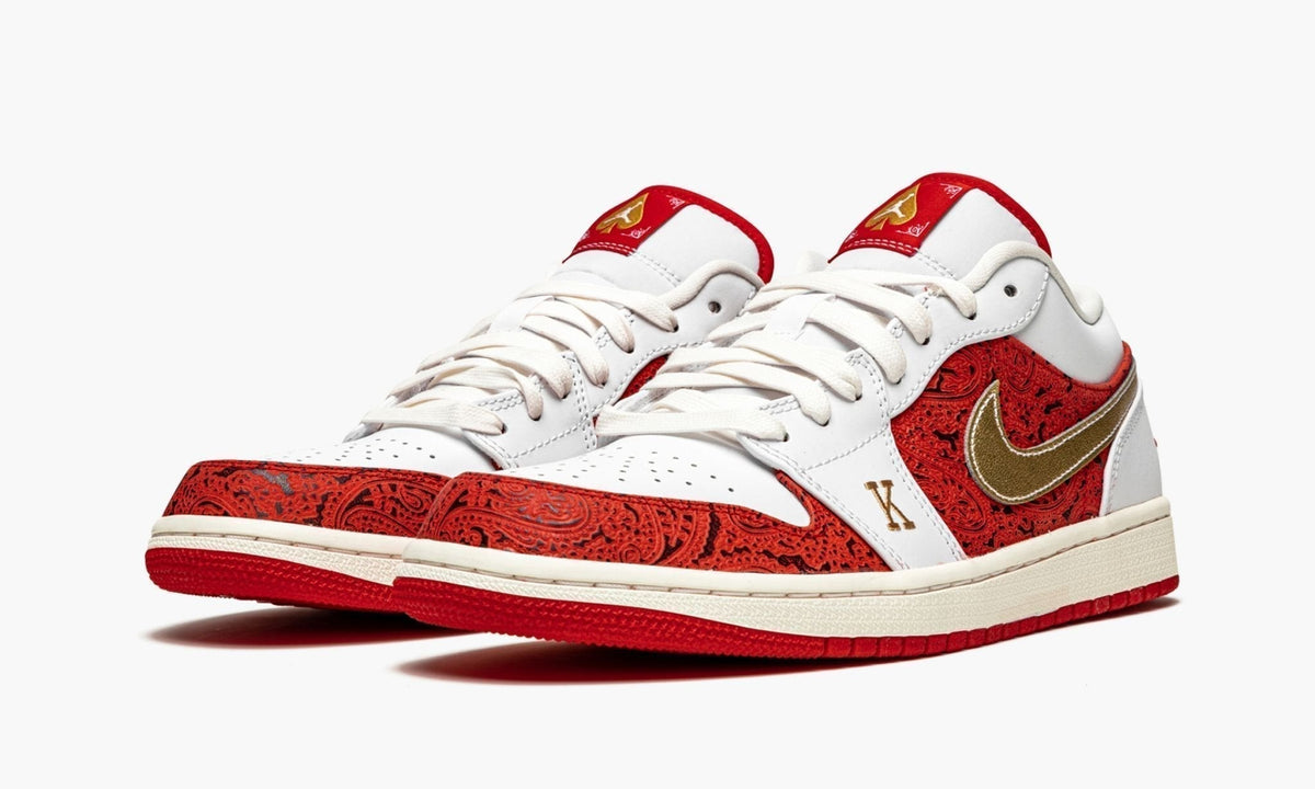 Air Jordan 1 Low SE Spades Sneakers