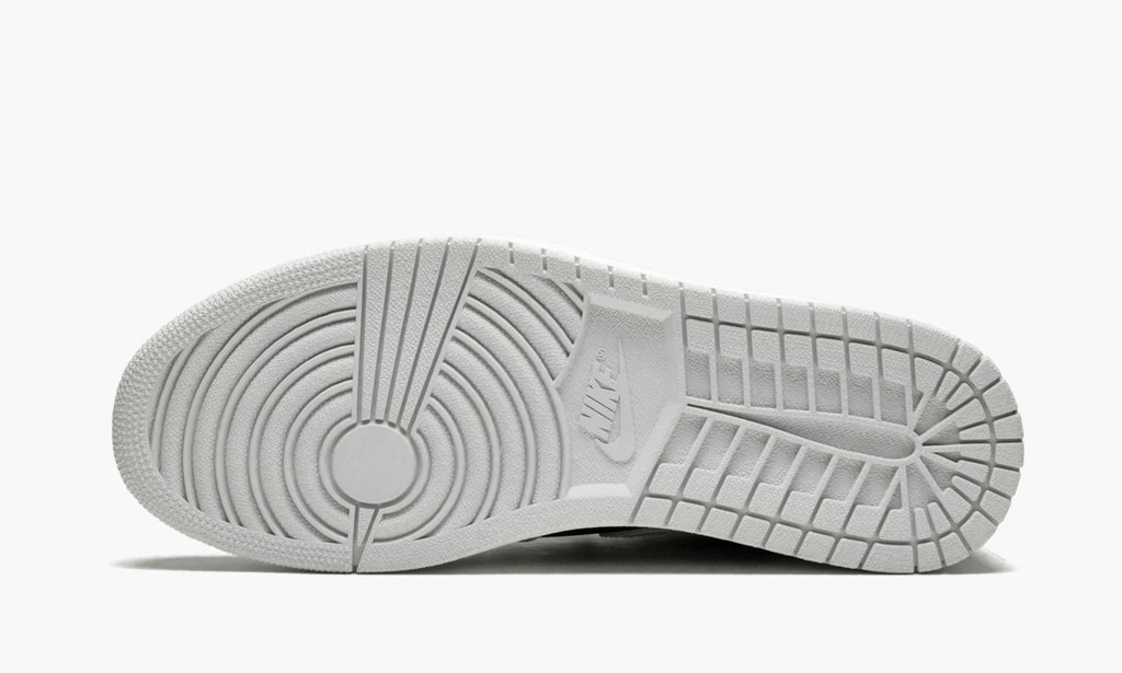 Air Jordan 1 Retro High OG "Neutral Grey/Hyper Crimson" Sneakers