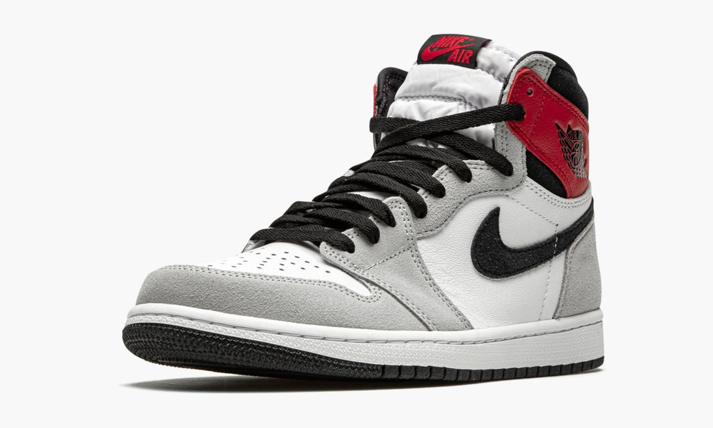 Air Jordan 1 Retro High OG Light Smoke Grey Sneakers