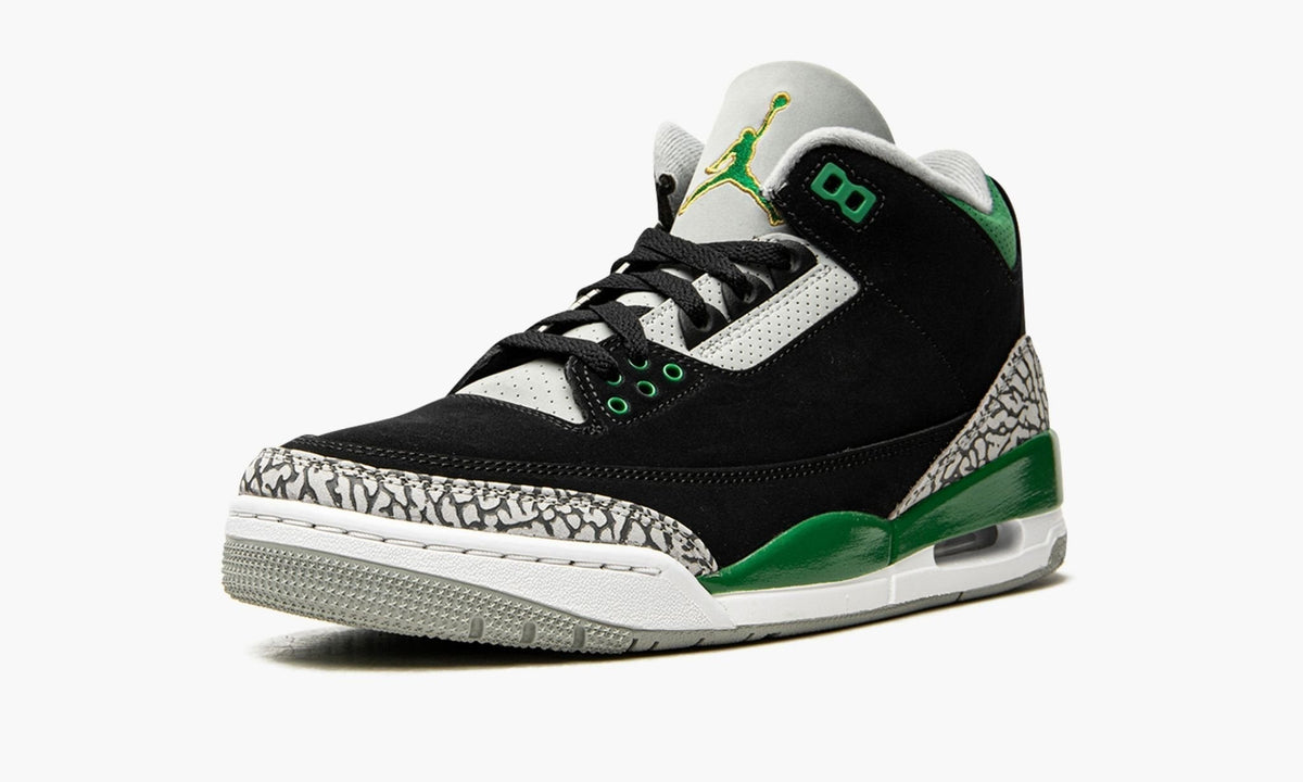 Air Jordan 3 Retro "Pine Green" Sneakers