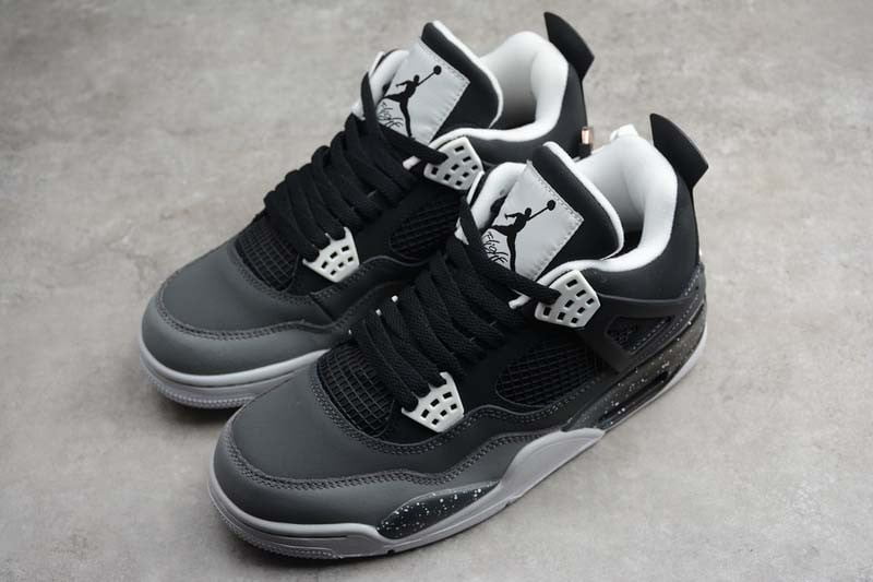 Air Jordan 4 Retro Fear Sneakers