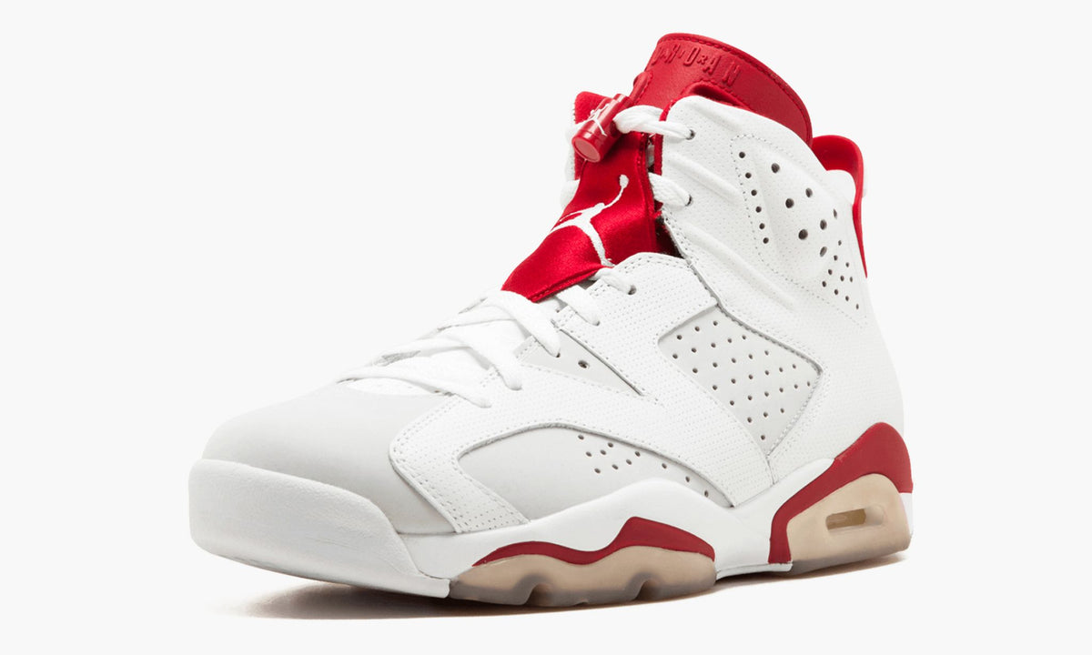 Air Jordan 6 Retro "Alternate" Sneakers
