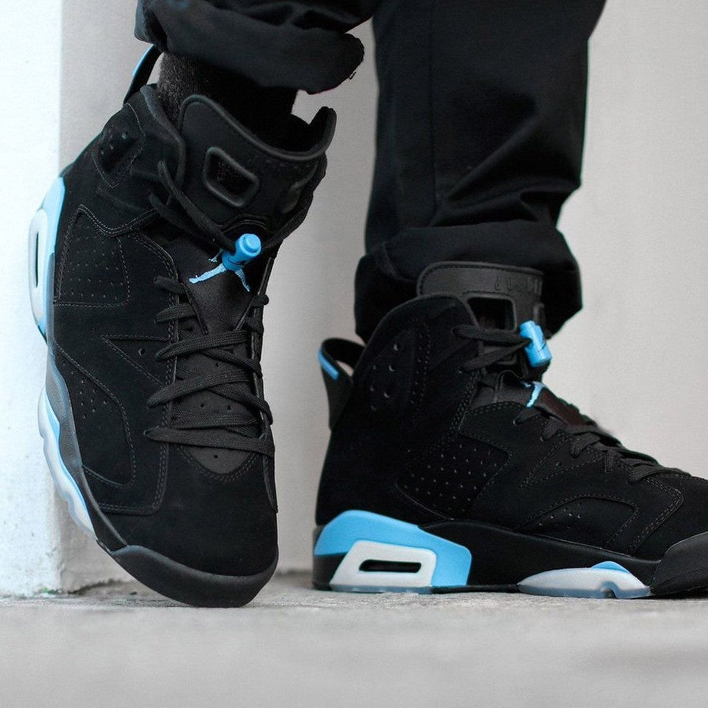 Air Jordan 6 Retro UNC Sneakers
