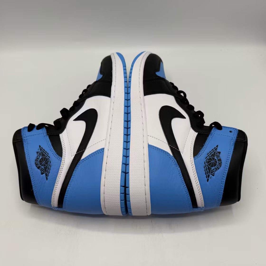 Used - Air Jordan 1 Retro High OG UNC Toe - US M 12 - detail 3