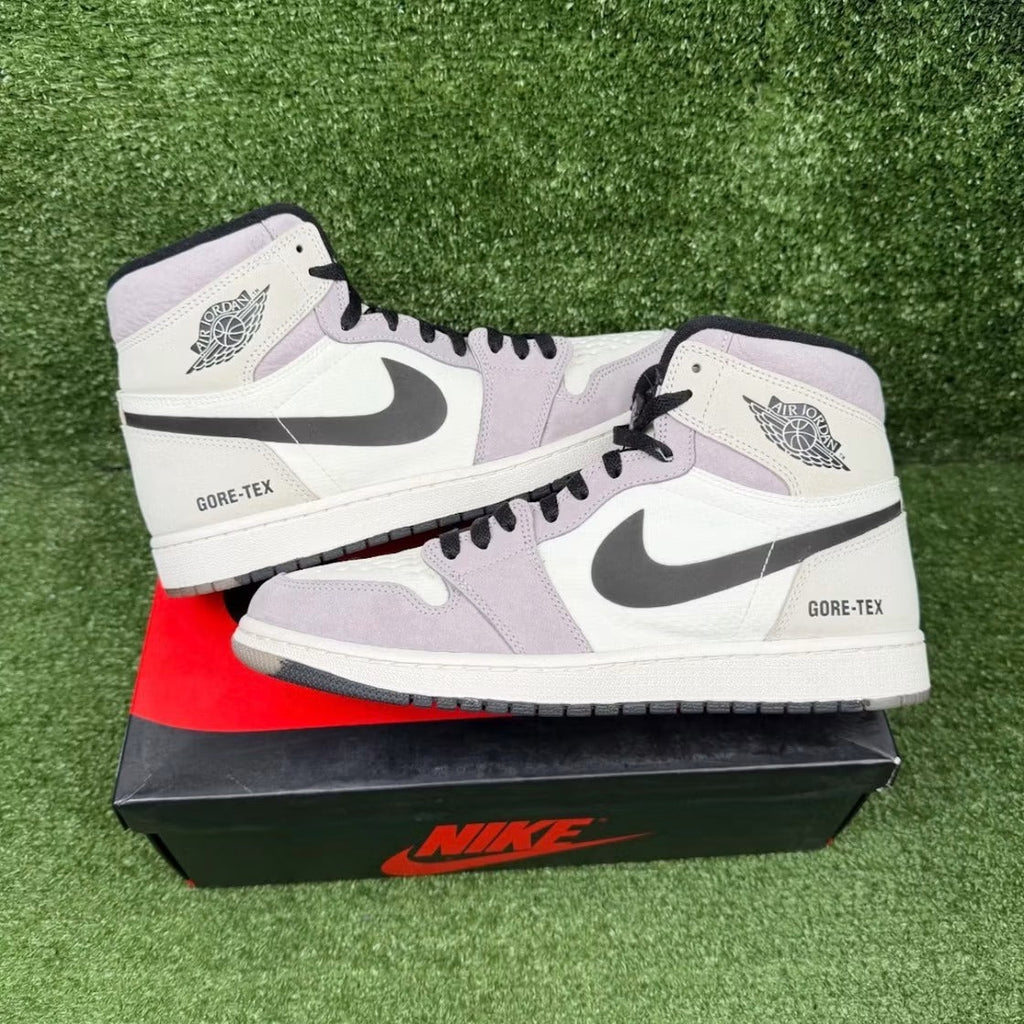 Used - Air Jordan 1 Retro High Element Gore-Tex Light Bone - US M 10 - detail 1