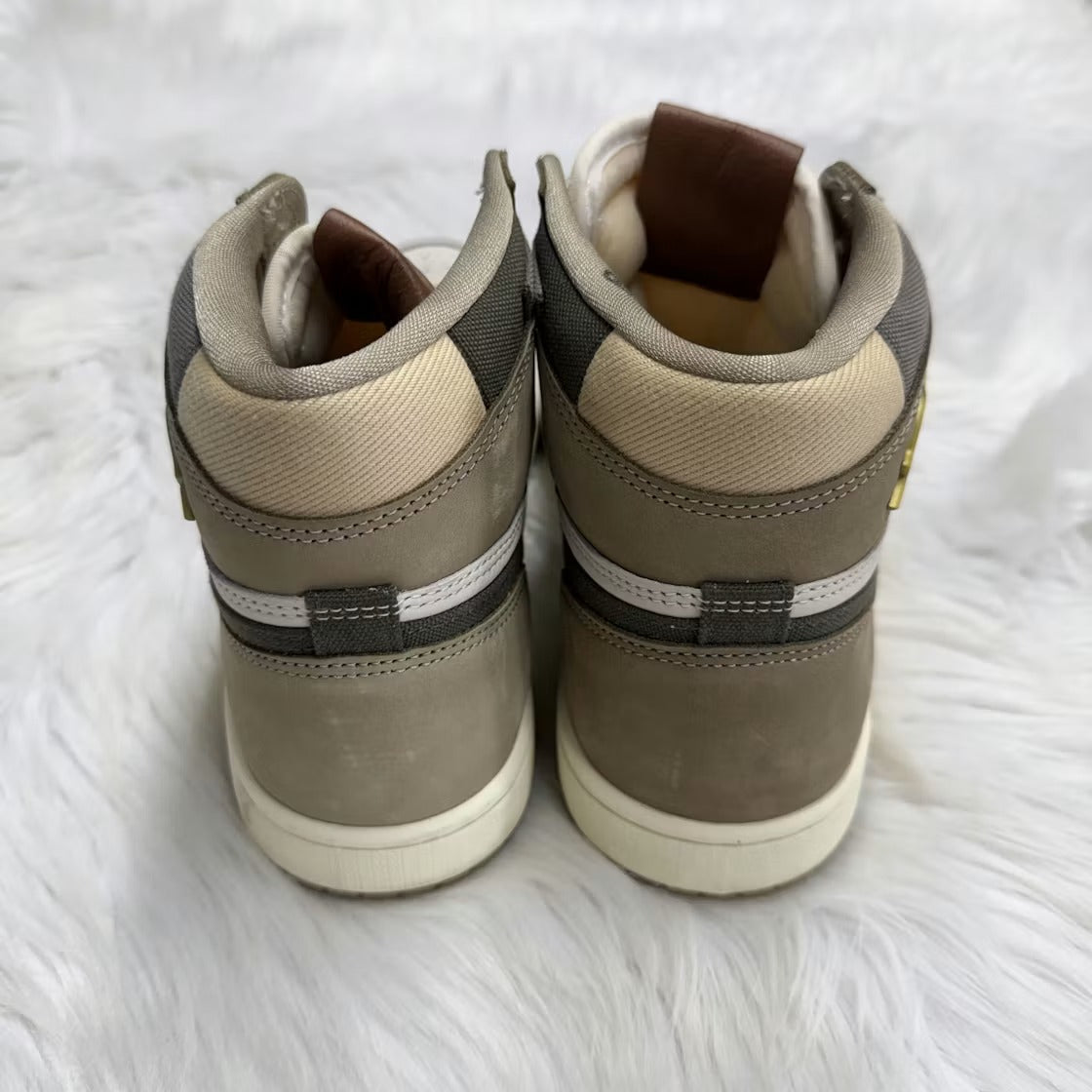 Used - Air Jordan 1 Retro High OG Khaki (Women's) - US W 8 - detail 4