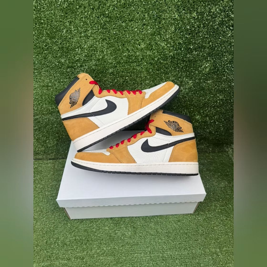 Used - Air Jordan 1 Retro High Rookie of the Year - US M 11 - detail 1
