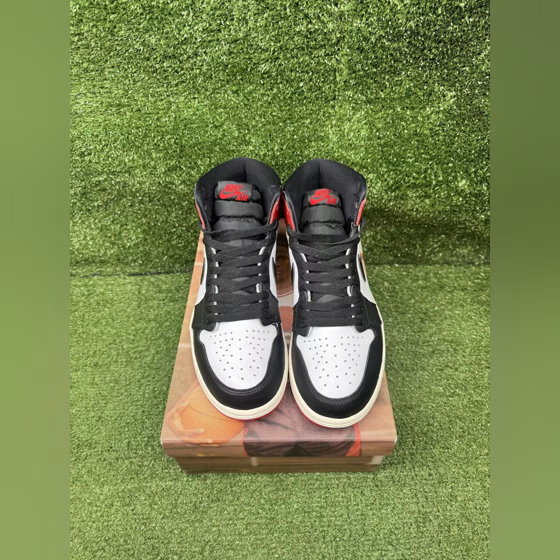 Used - Air Jordan 1 Retro High OG Black Toe Reimagined - US M 8 - detail 2