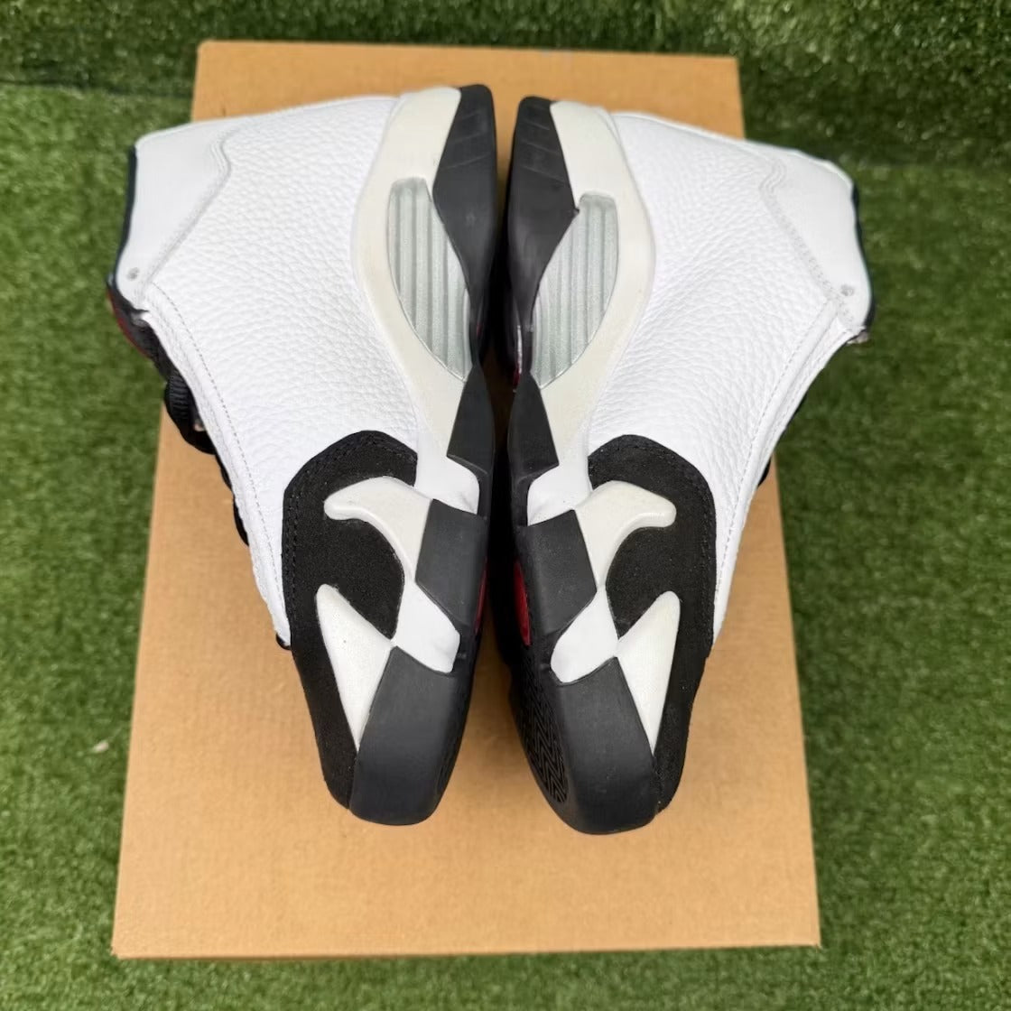 Used - Air Jordan 14 Retro Black Toe (2024) (GS) - US 4Y - detail 3