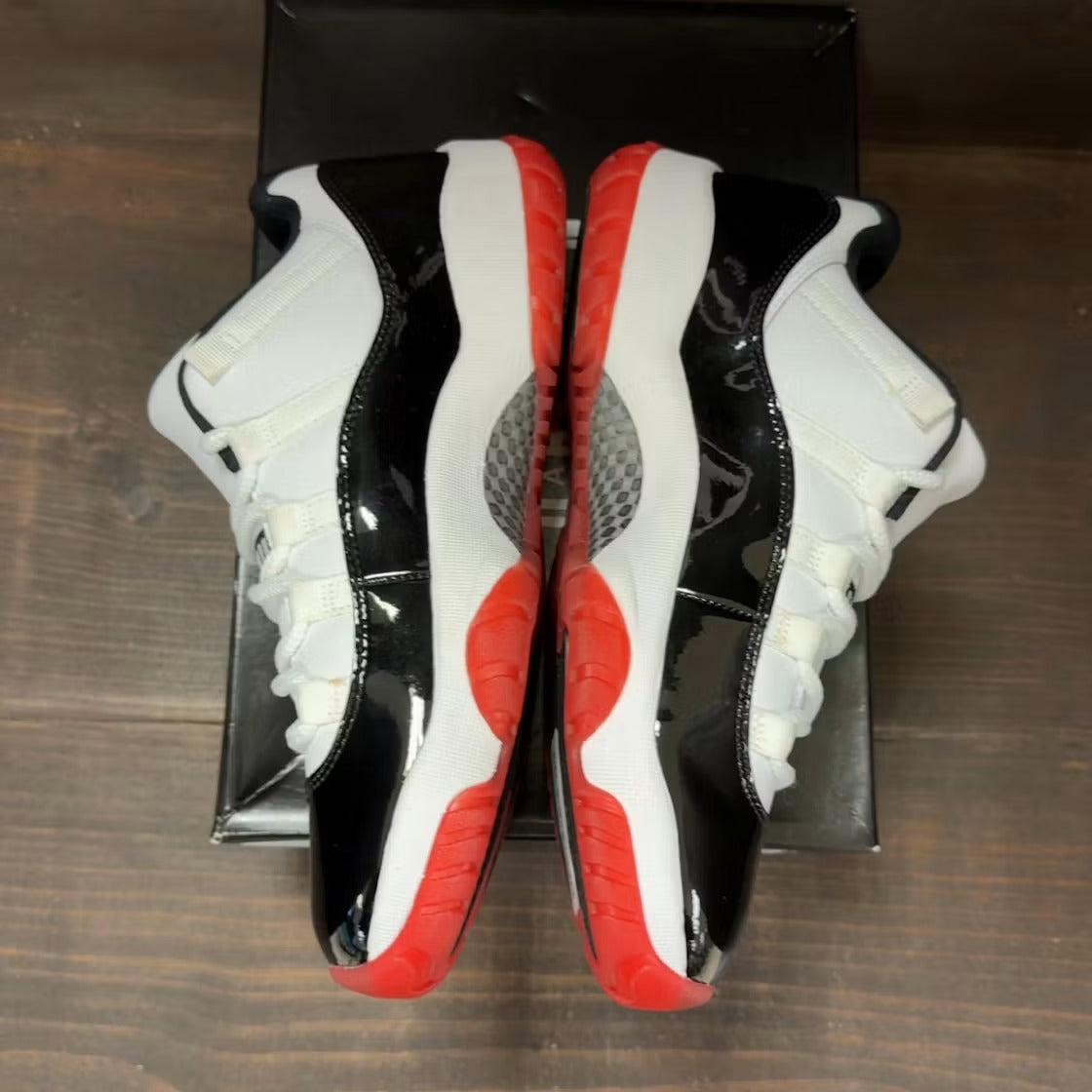 Used - Air Jordan 11 Retro Low Concord Bred - US M 8 - detail 2