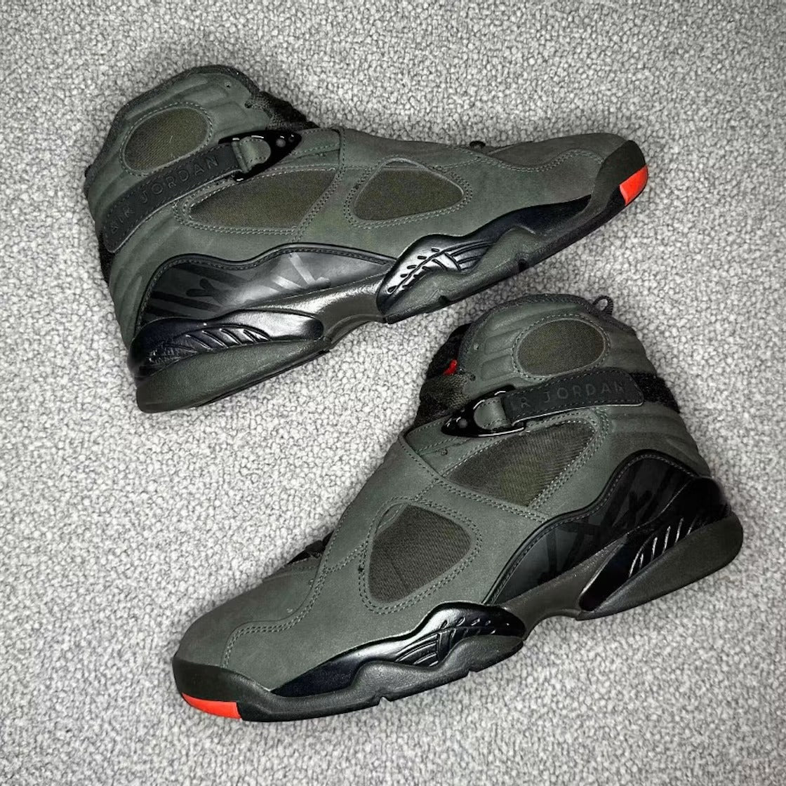 Used - Air Jordan 8 Retro Take Flight Undefeated - US M 9.5 - detail 1