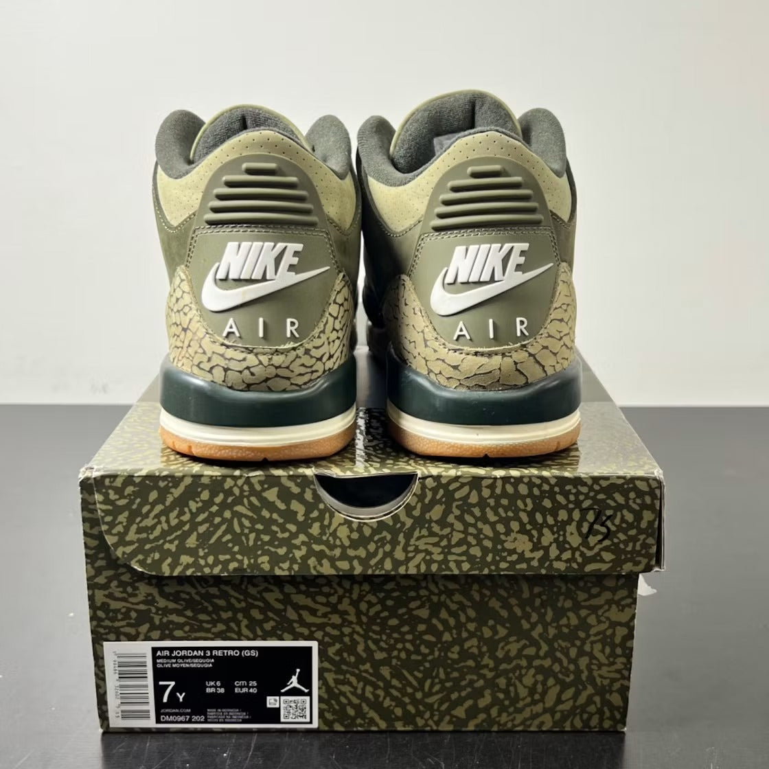Used - Air Jordan 3 Retro Family Affair (GS) - US 7Y - detail 4