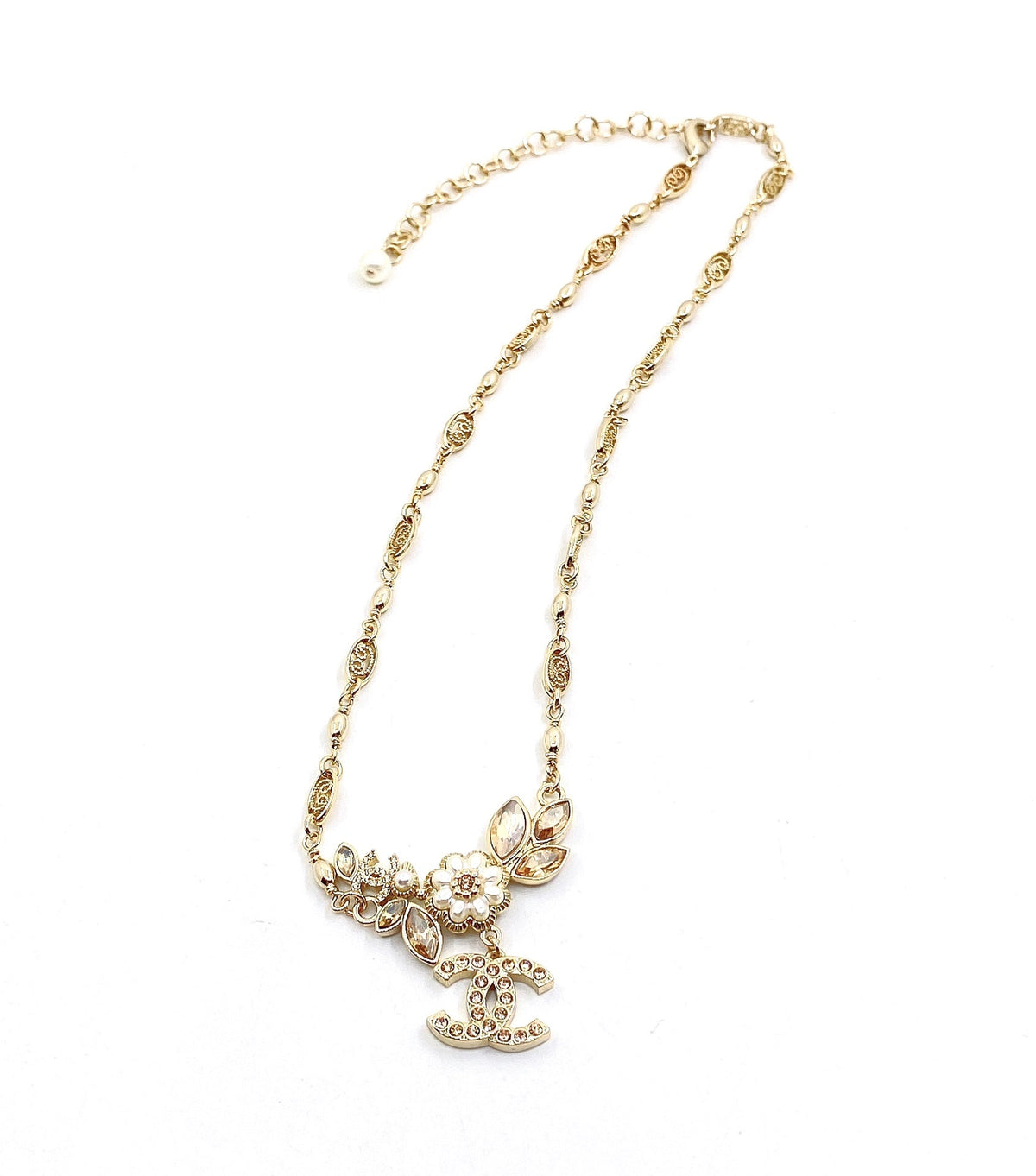 Chanel Flowers Diamonds 18K Gold Necklace