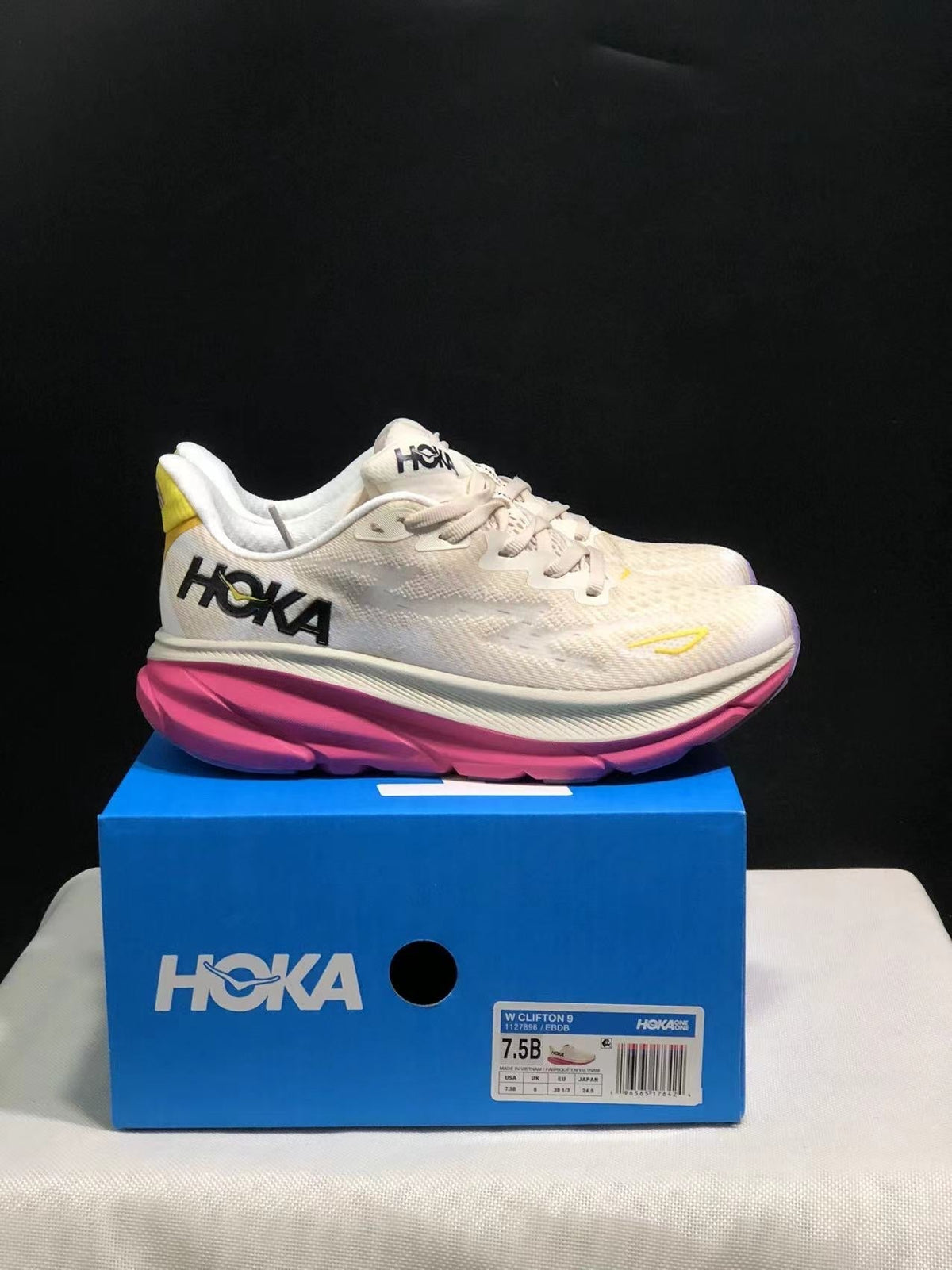 HOKA ONE ONE Clifton 9 Running Shoes