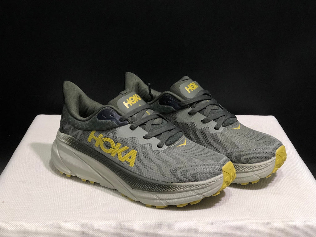 HOKA ONE ONE Challenger 7 Trail Running Shoes